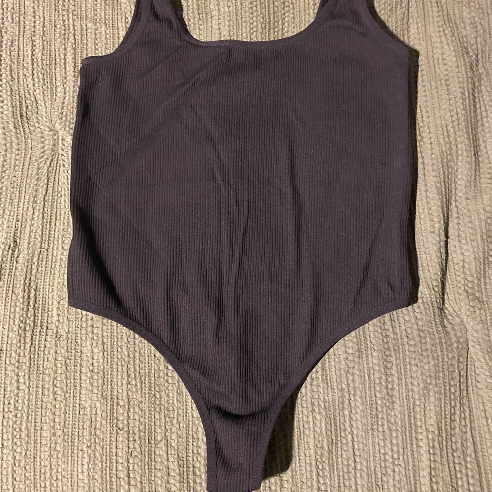Colsie Bodysuit in black
